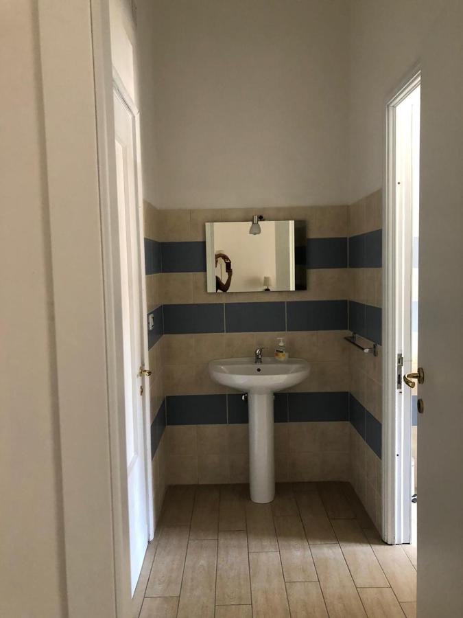 B&B Piazza Dante Nuoro 努奥罗 外观 照片