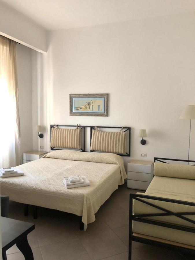 B&B Piazza Dante Nuoro 努奥罗 外观 照片