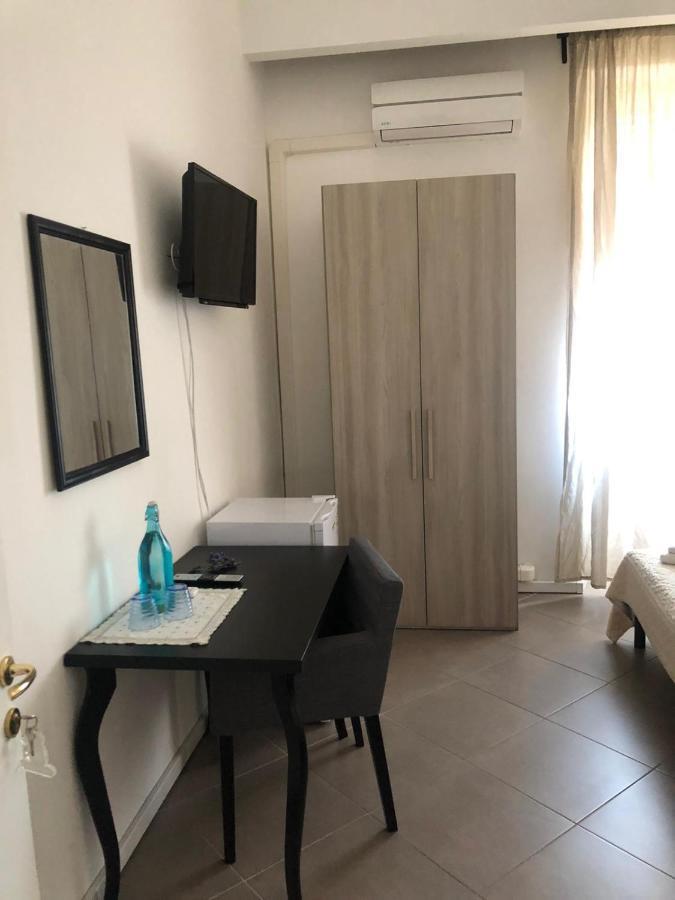 B&B Piazza Dante Nuoro 努奥罗 外观 照片