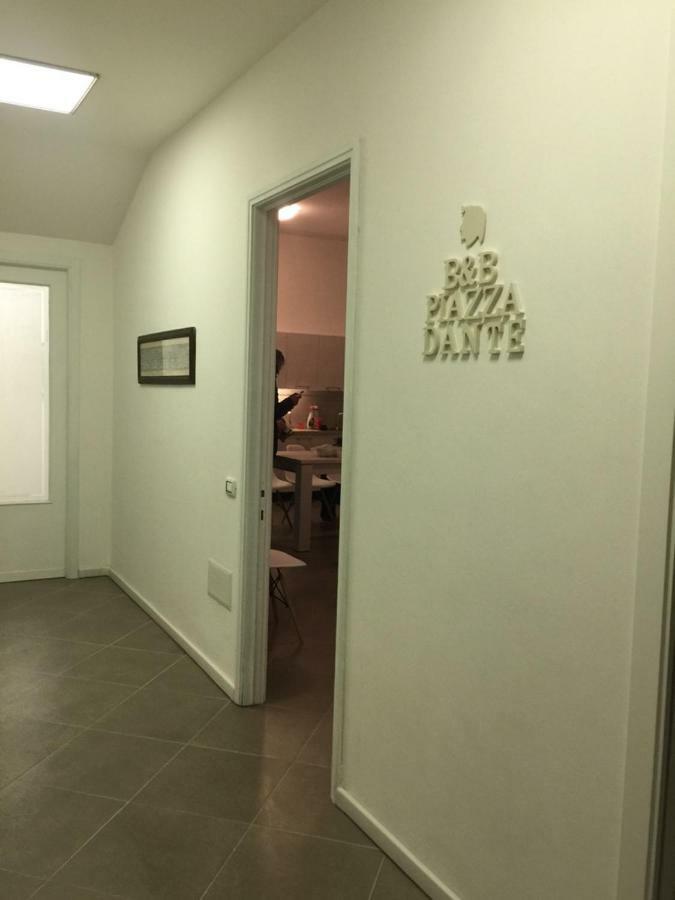 B&B Piazza Dante Nuoro 努奥罗 外观 照片