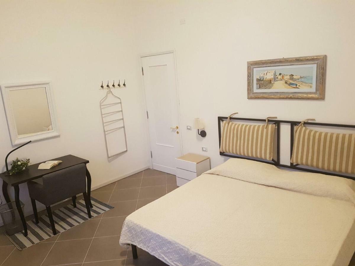 B&B Piazza Dante Nuoro 努奥罗 外观 照片