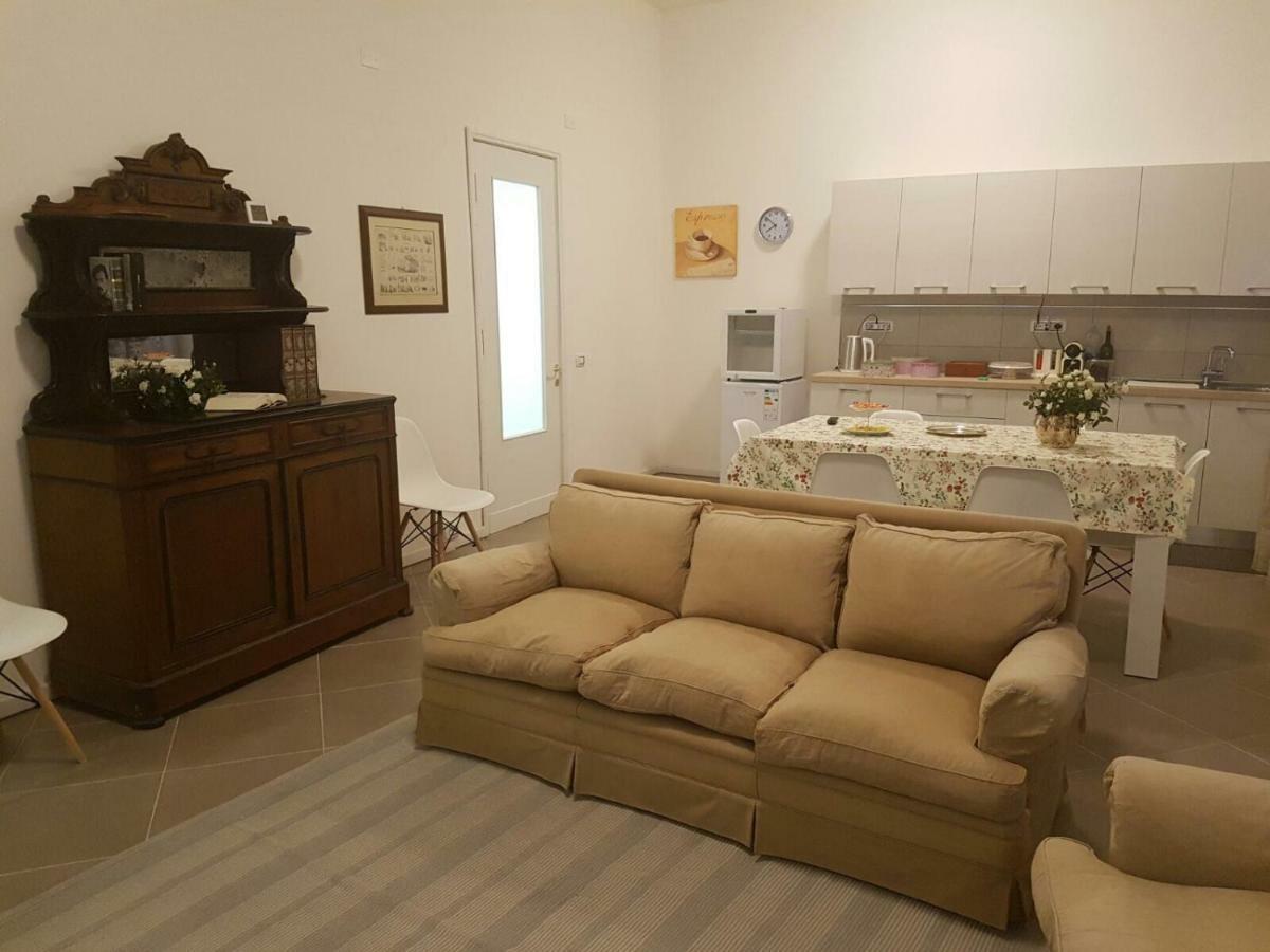 B&B Piazza Dante Nuoro 努奥罗 外观 照片