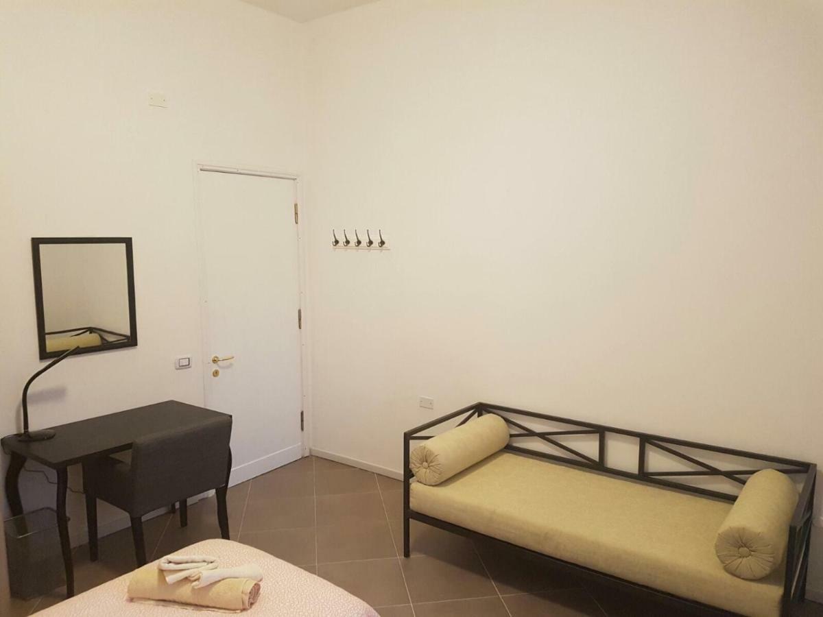 B&B Piazza Dante Nuoro 努奥罗 外观 照片
