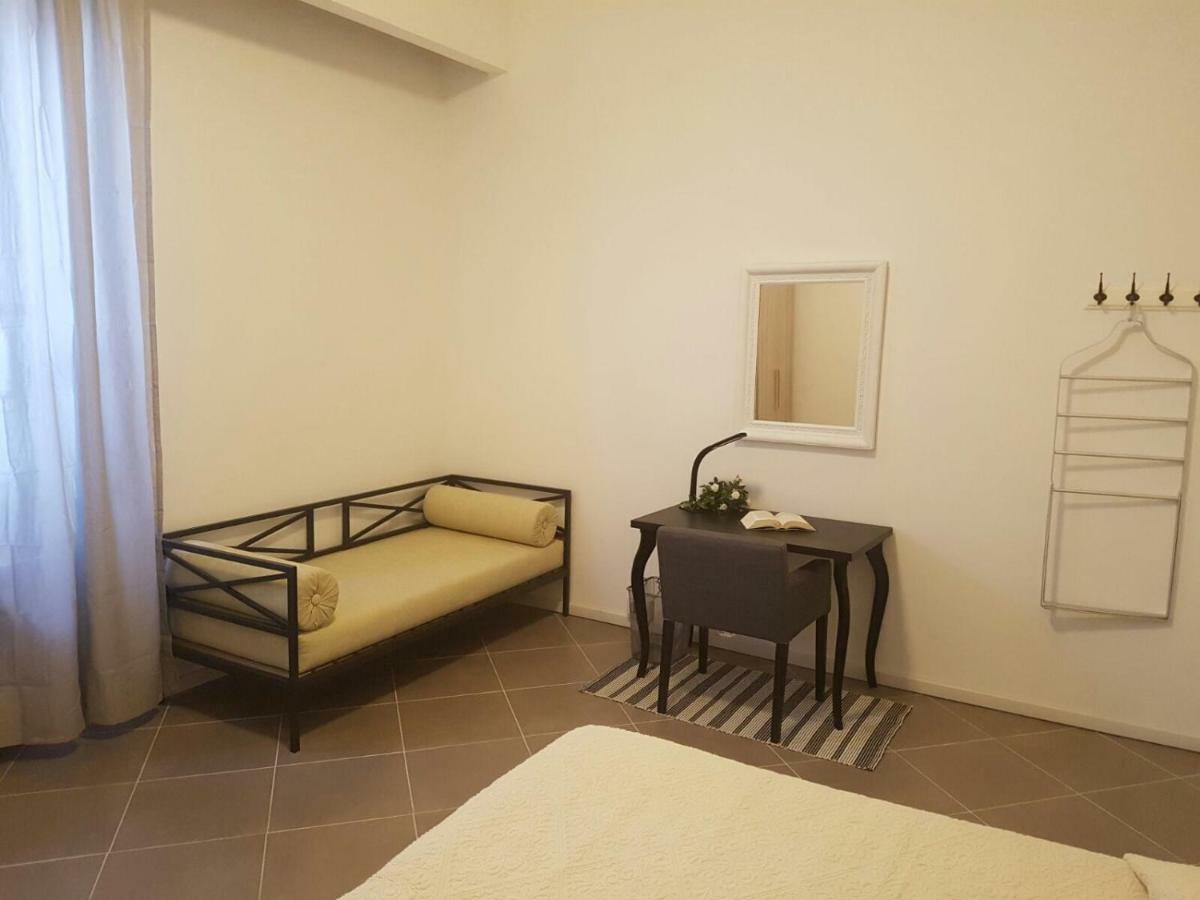 B&B Piazza Dante Nuoro 努奥罗 外观 照片