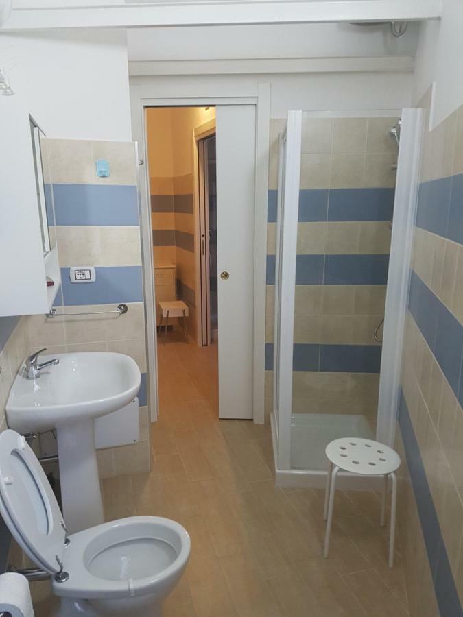 B&B Piazza Dante Nuoro 努奥罗 外观 照片