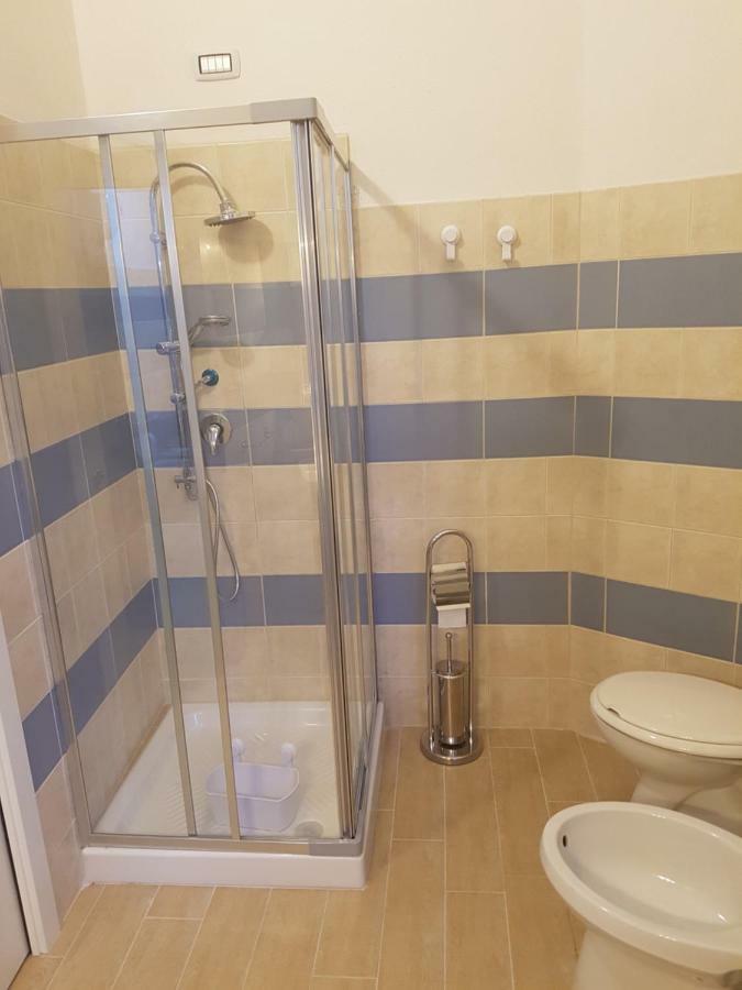 B&B Piazza Dante Nuoro 努奥罗 外观 照片